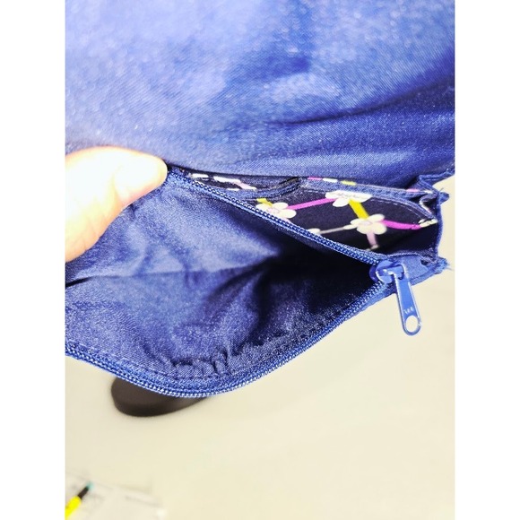 Vera Bradley Quilted Blue Wristlet Clutch Purse Snap Closure Interior Zip Pocket - Picture 4 of 7